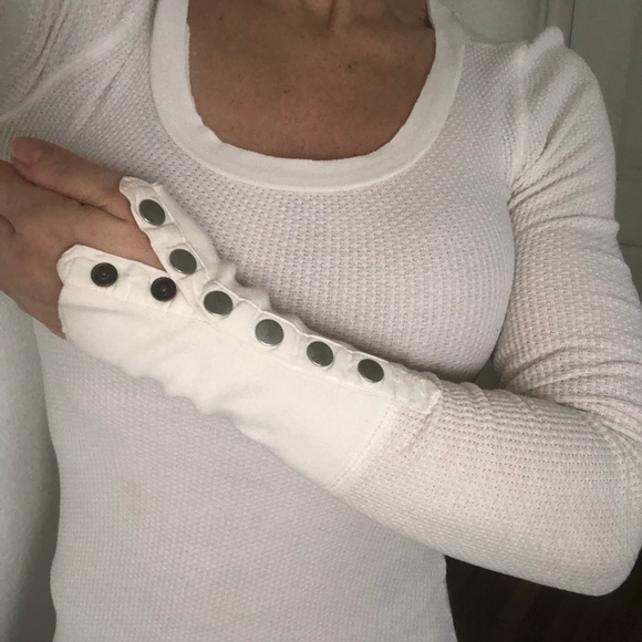 Free People Rare Damsel Cuff Cream Colored Thermal Top S - Picture 3 of 13